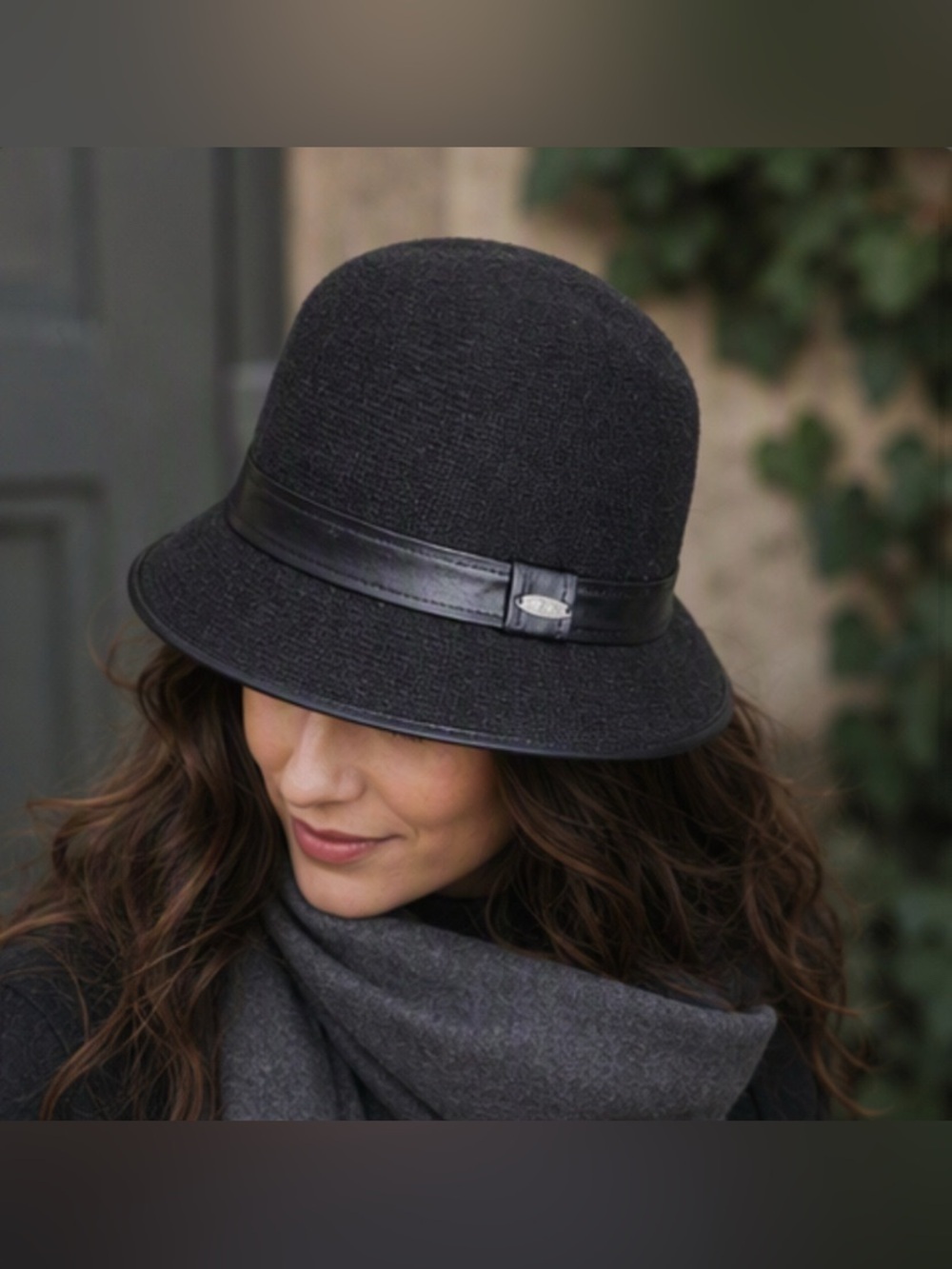 🌹 Canadian Hat 🌹 Wool Vintage Hat w/ Faux Leather Trim